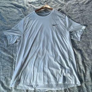 Nike mens shirt, size XXl and color White
